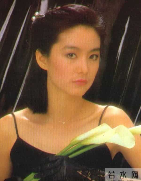 林青霞11亿豪宅遭大量蟑螂入侵,她亲手处理却杀不完,被吓到坐立难安:“我真的拿它没办法!”