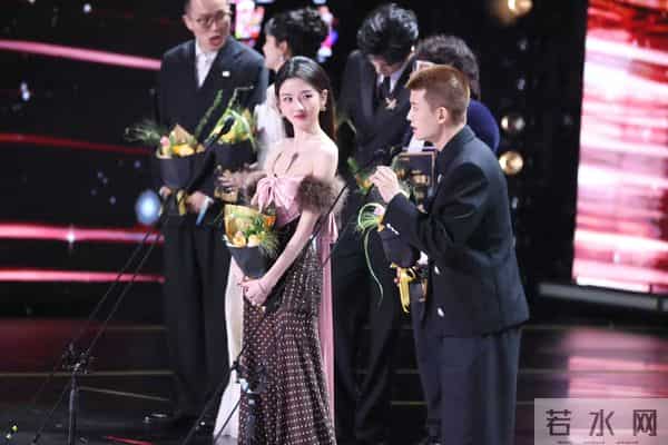 任嘉伦、白鹿再度同框却零互动,相反宋祖儿和任嘉伦聊天很开心