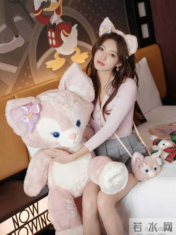 程潇少女感十足,甜美笑容感染力满分