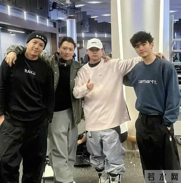 张柏芝大儿子现身马场,才18岁就已经有了人夫感,比谢霆锋稳重!