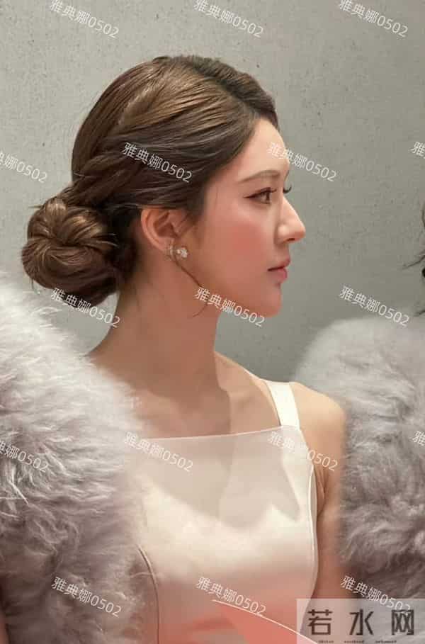 千金归来赵露思,圆脸变长脸下巴鼻子都比以前更立体了气场好强