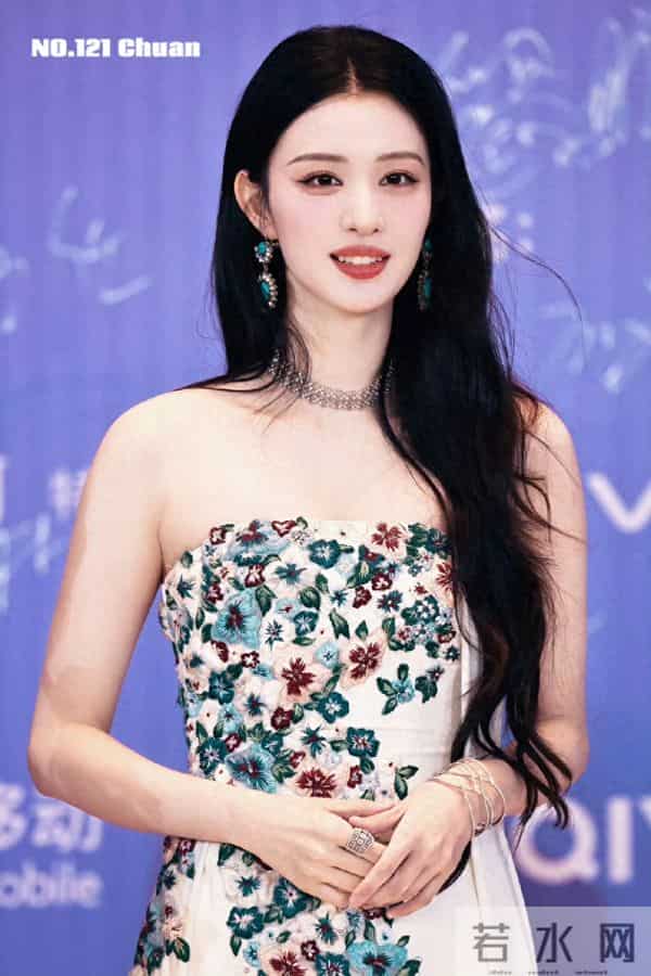 王楚然，咋拍的这么胖