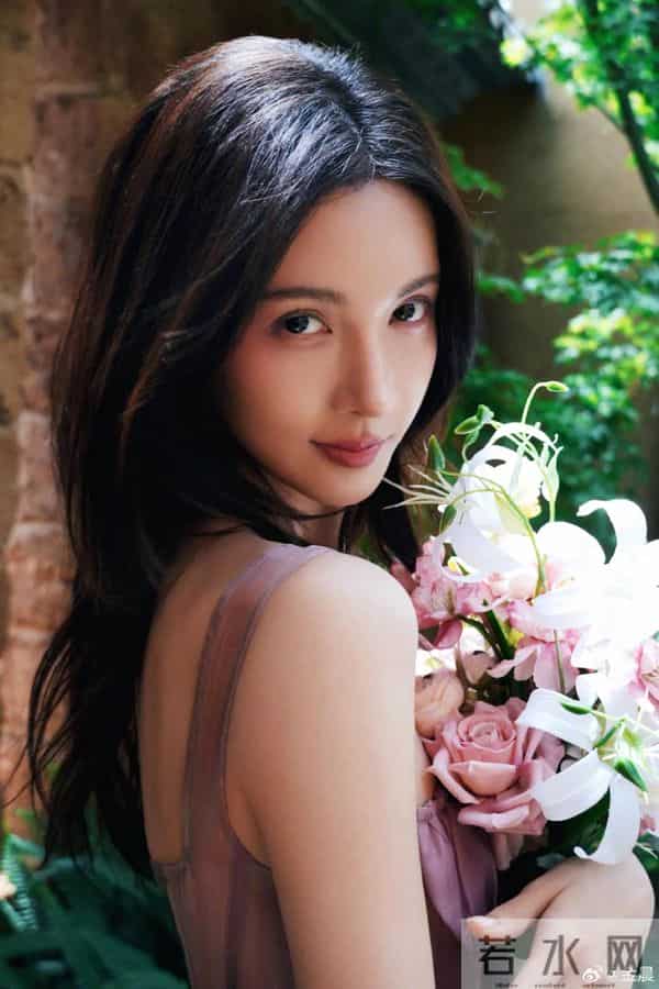 演员金晨回应妆容被嘲:我错了,我再也不自己乱化妆了,“真的很丑”