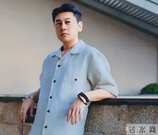 F4踢出局，老婆撕碎体面，"不合群"的朱孝天为自己的言行买了单