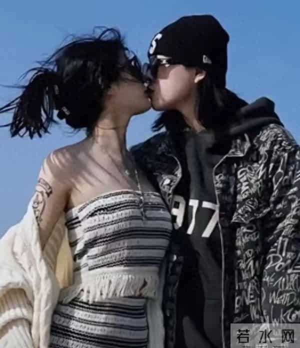 亡妻回忆录翻车！被扒多次婚内出轨，妻子离世后却假装深情不已