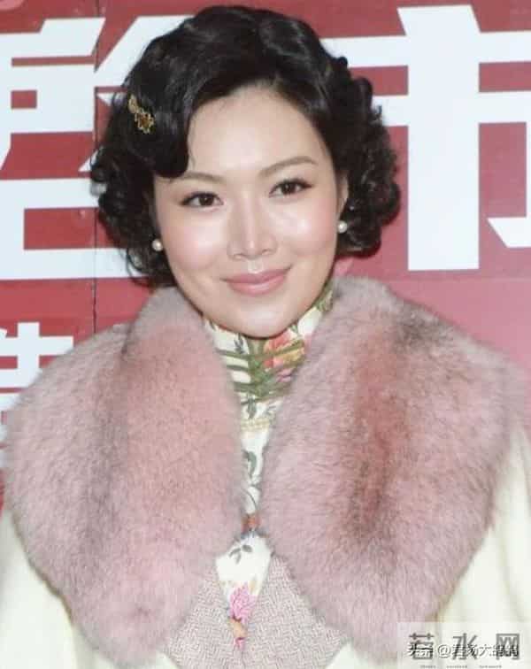 离开黄有龙后，她转身嫁给富豪，四年连生三娃，43岁深陷抑郁症