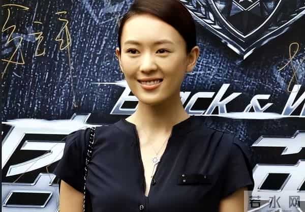 一嫁改命！被张国立儿子暴打，靠富豪老公上位，今40岁让蒋欣作配