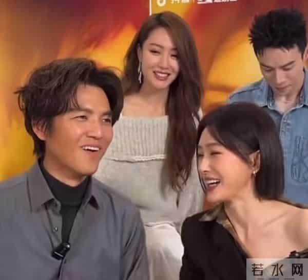 钟汉良秦岚同台尴尬到脚趾抠地?51岁他被女友掐脸笑僵如老太太