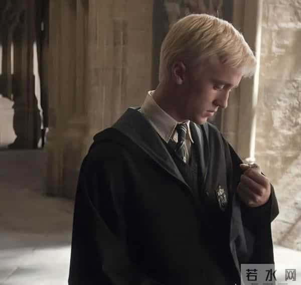 《哈利·波特》“马尔福”时隔15年回归,当年那个坏男孩如今成了这样?