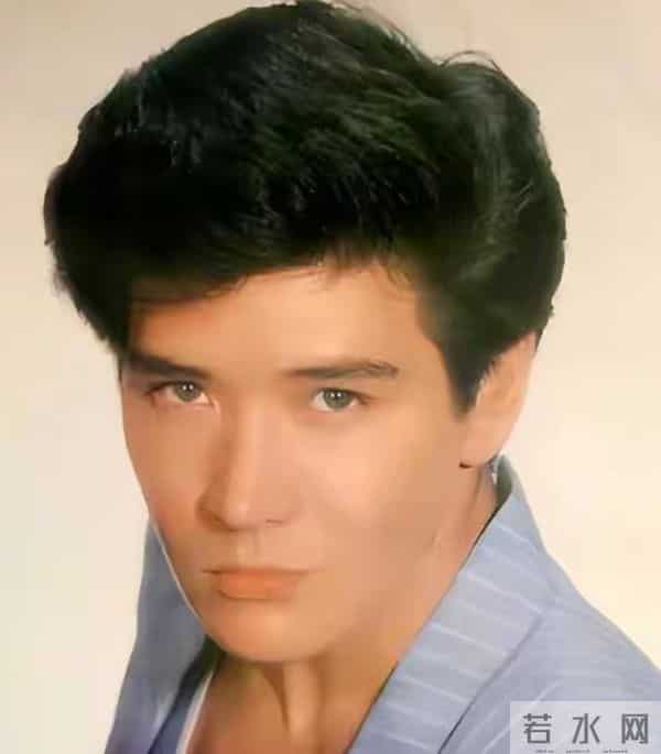 踹掉费翔，和林子祥结婚却分房睡的叶倩文，如今已走上了另一条路