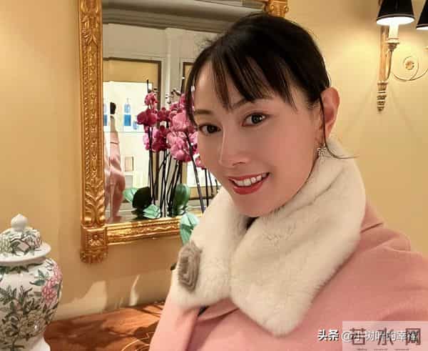 香港知名女星有小鲜肉追求，自曝参加商演遭非礼，被摸到敏感部位