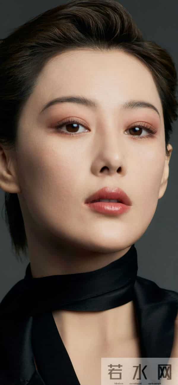 张馨予烈焰红唇酷飒女主