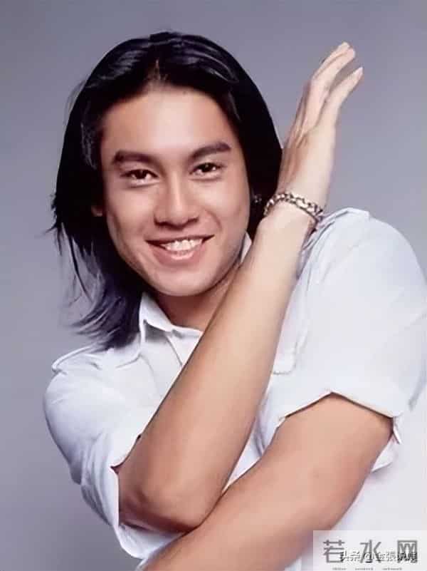 F4踢出局，老婆撕碎体面，"不合群"的朱孝天为自己的言行买了单