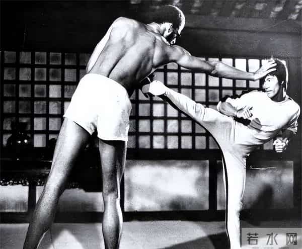 李小龙打遍天下无敌手？妻子琳达晚年透露：丈夫其实很怕一种对手