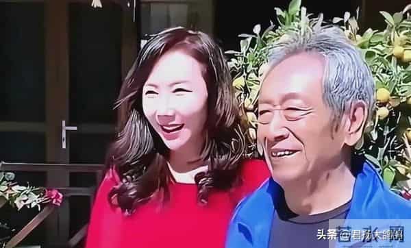 她不顾家人反对，执意嫁给大37岁的王奎荣，如今42岁过得怎样了