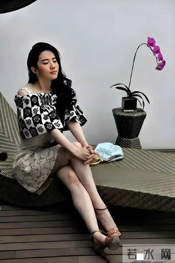 刘亦菲美腿绝了 神仙姐姐的腿真是“人间艺术品”，身材也这么能打