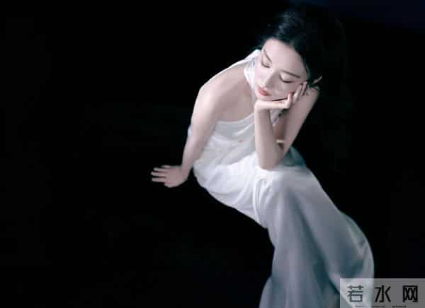 王楚然 白色纯洁挂脖礼服 温柔优雅