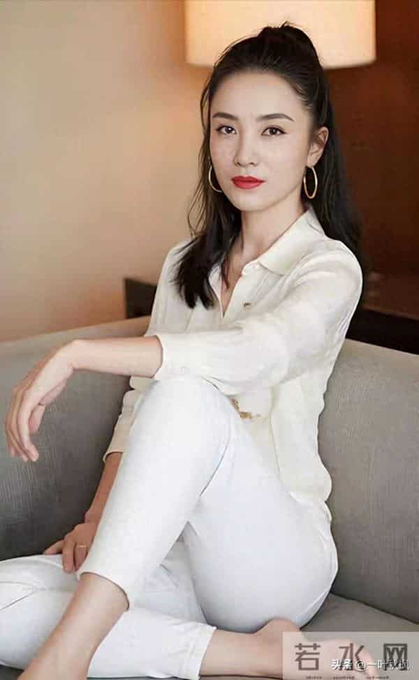 有种“夺命的刀”,叫宋佳的腰;有种“夺人的魂”,叫宋佳的臀