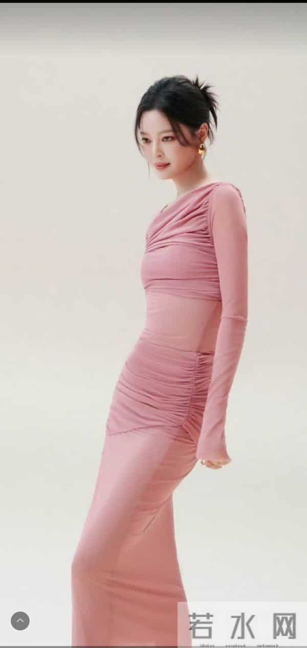 粉粉的辛芷蕾更有魅力