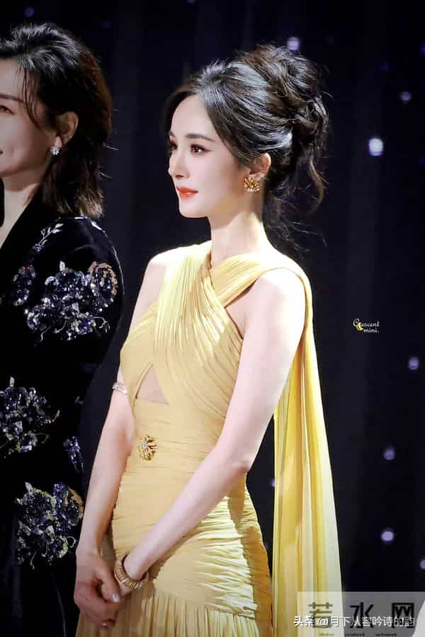 杨幂嫌董璇拍照上热搜:真闺蜜才敢这么“戳穿”