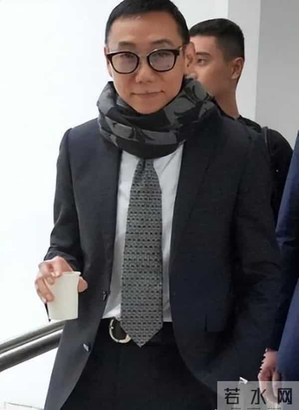 偷鸡不成蚀把米,本想“毁掉”张柏芝,不料自己先被扒了个底朝天