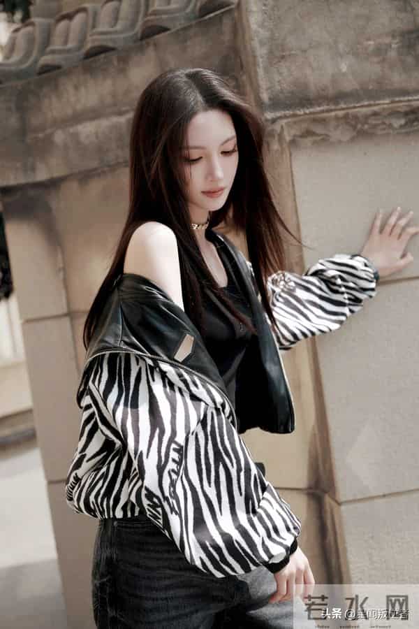 我的天，人间尤物金晨好A啊，吸睛酷感造型