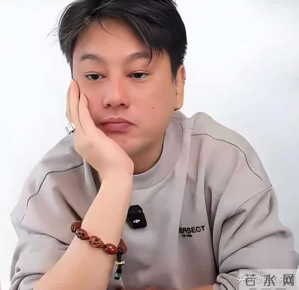 F4踢出局，老婆撕碎体面，"不合群"的朱孝天为自己的言行买了单