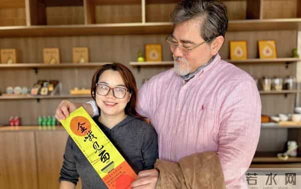 65岁赵文瑄现身浙江旅游，他身材太胖了，整个人好油腻。