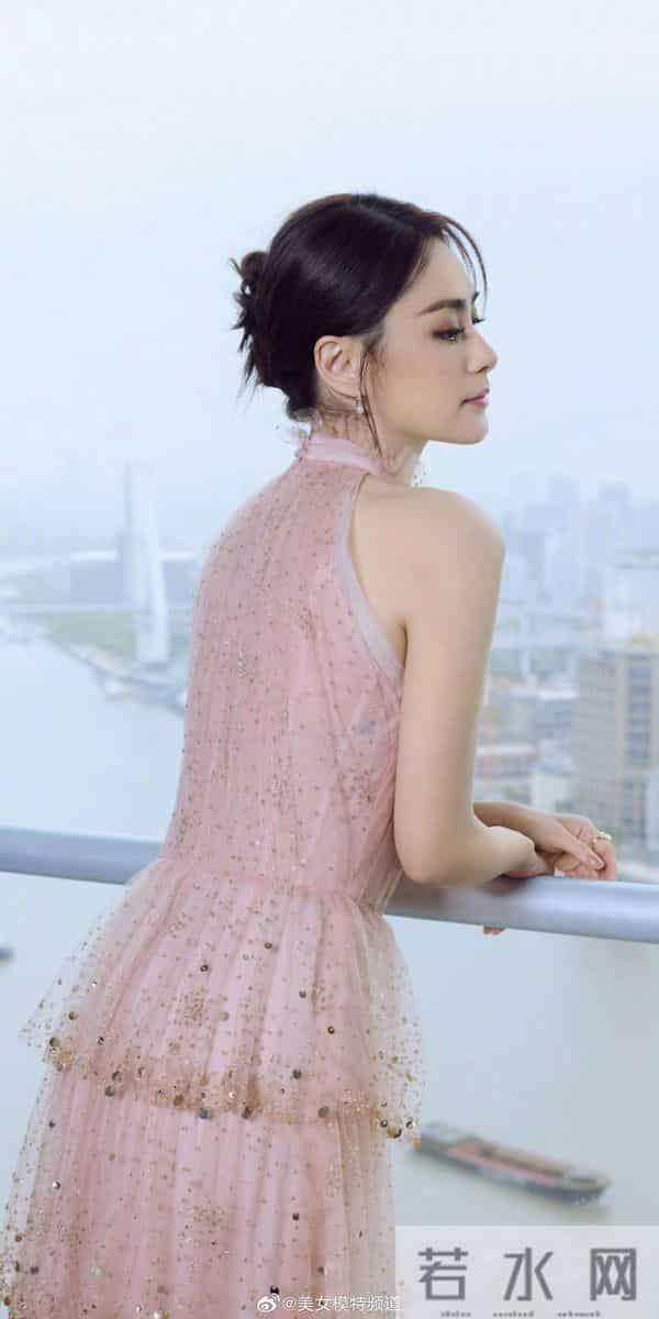 钟欣潼是香槟的味道