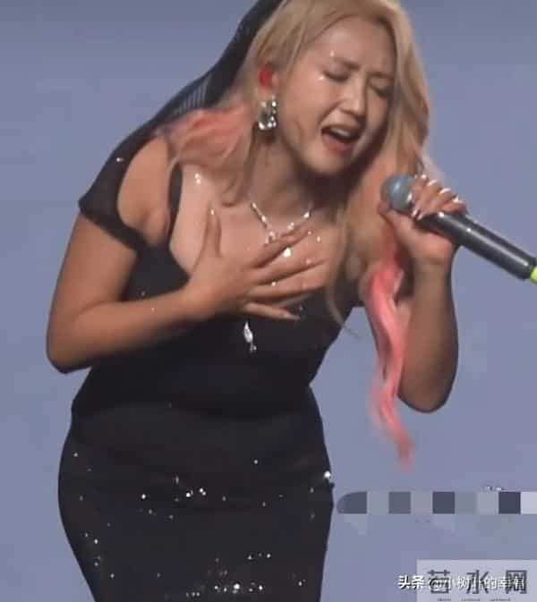 39岁何洁演唱会状态曝光,独自赚钱养四娃,二婚丈夫助力并不高