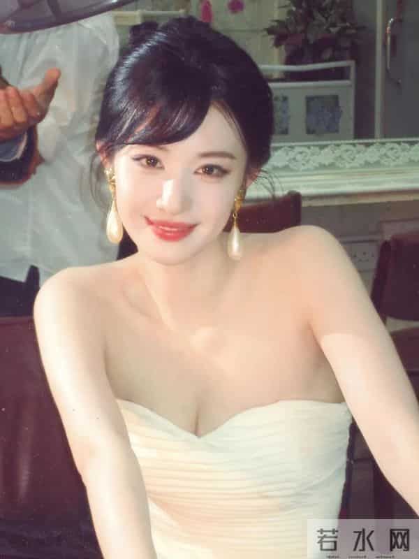 王楚然从南湘变成了唐宛如?尖叫之夜内场照疯传,真是美到犯规