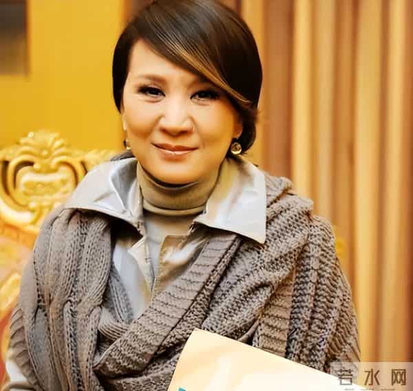 原来早已不是中国籍?事业巅峰远赴美国,被老外“玩腻”晚年回国