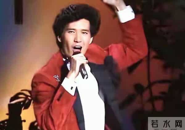 踹掉费翔，和林子祥结婚却分房睡的叶倩文，如今已走上了另一条路