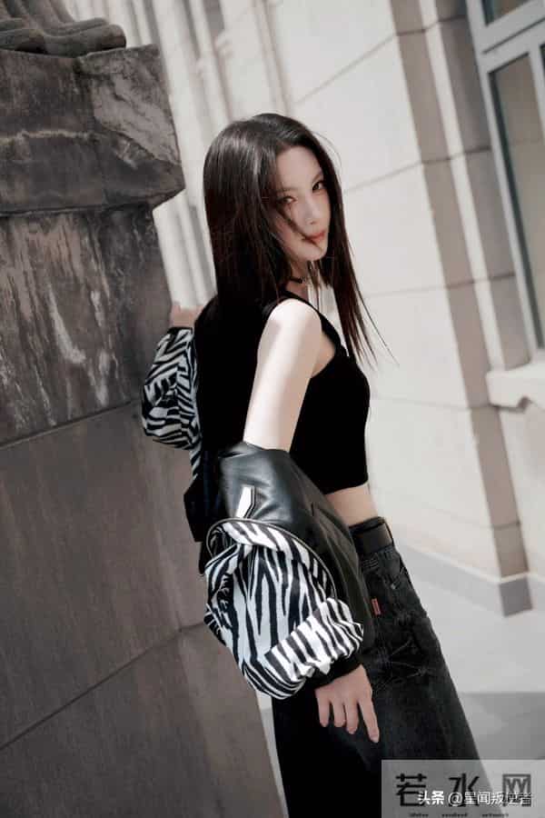 我的天，人间尤物金晨好A啊，吸睛酷感造型