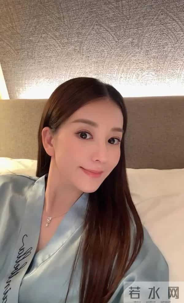 郭富城三胎女儿满月了!方媛抱着宝宝拍照温馨有爱