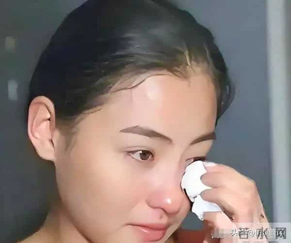 前经纪人发歌暗讽张柏芝，反被曝伪造公章、私吞酬劳，偷鸡不成…