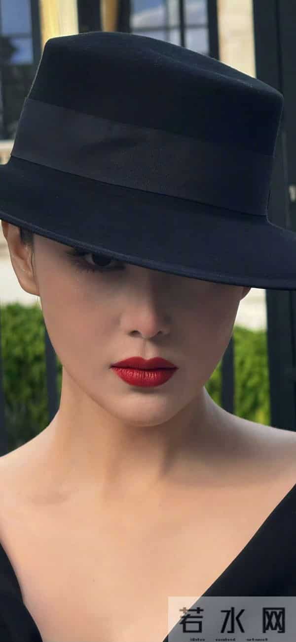 张馨予烈焰红唇酷飒女主