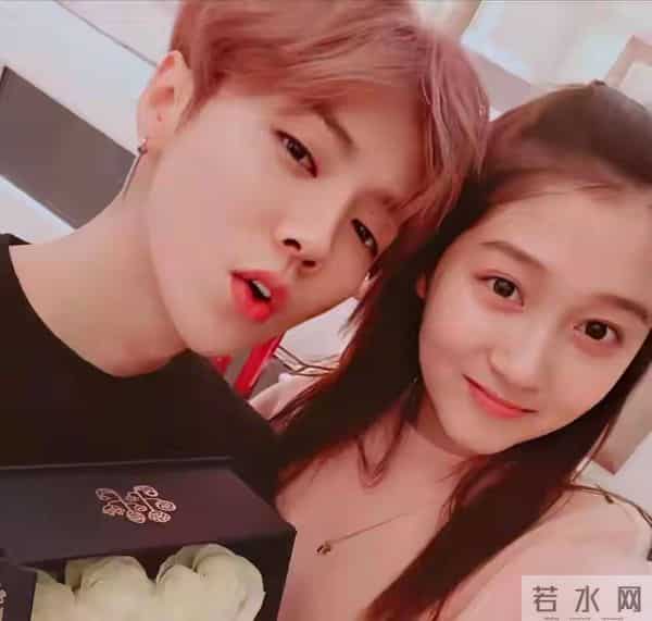 地位变了!官方官宣喜讯刚1个月,关晓彤亮“新身份”,鹿晗赚了