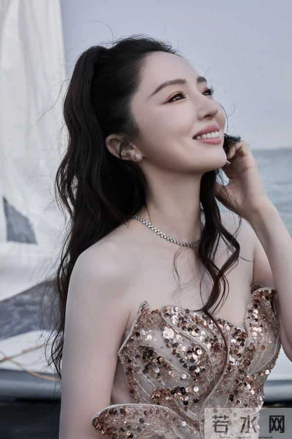 董璇 尖叫之夜出图 状态依旧很好