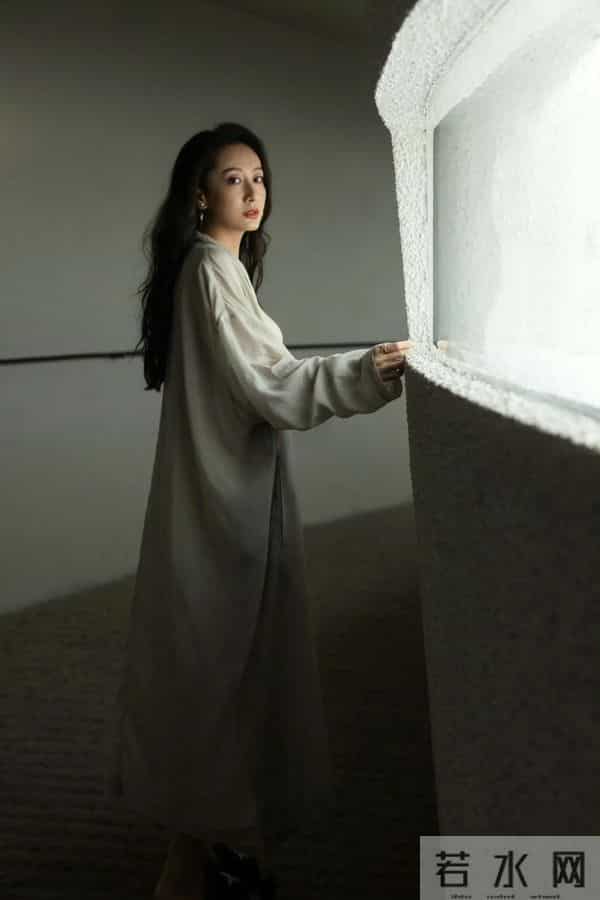 董维嘉性感迷人