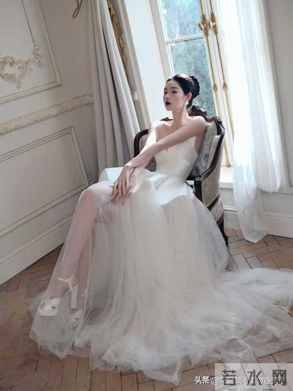 王玉雯 奶呼呼的小脸 逆天长腿 清纯灵动的美令人浮想