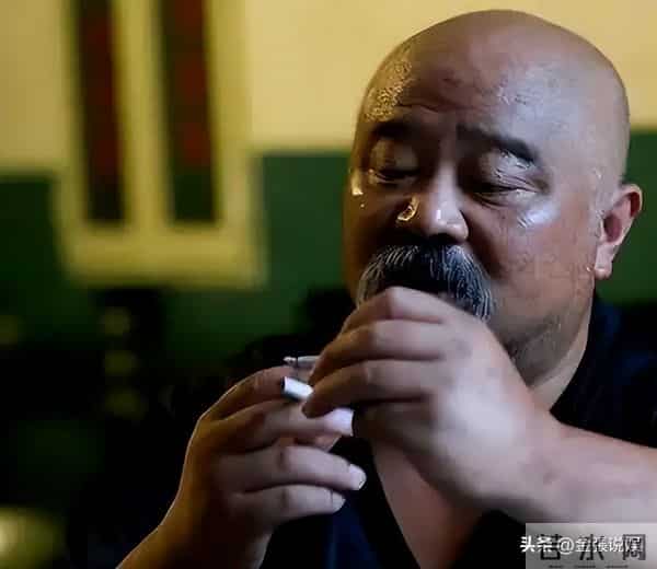 70岁的李琦：曾每天2包烟，顿顿8两酒，跟去世前的杨少华如出一辙