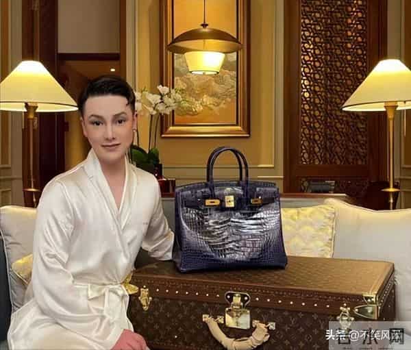 人民日报怒批!炫富、偷税749万、跑国外,现又来“割内地韭菜”