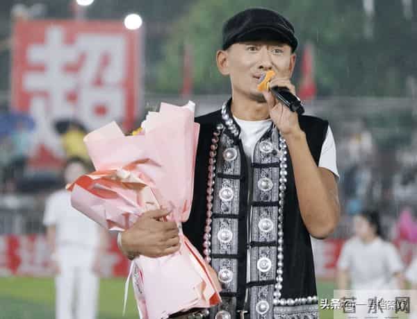 事实证明，“消失”9年的歌手阿宝， 早就走上了一条“不归路”