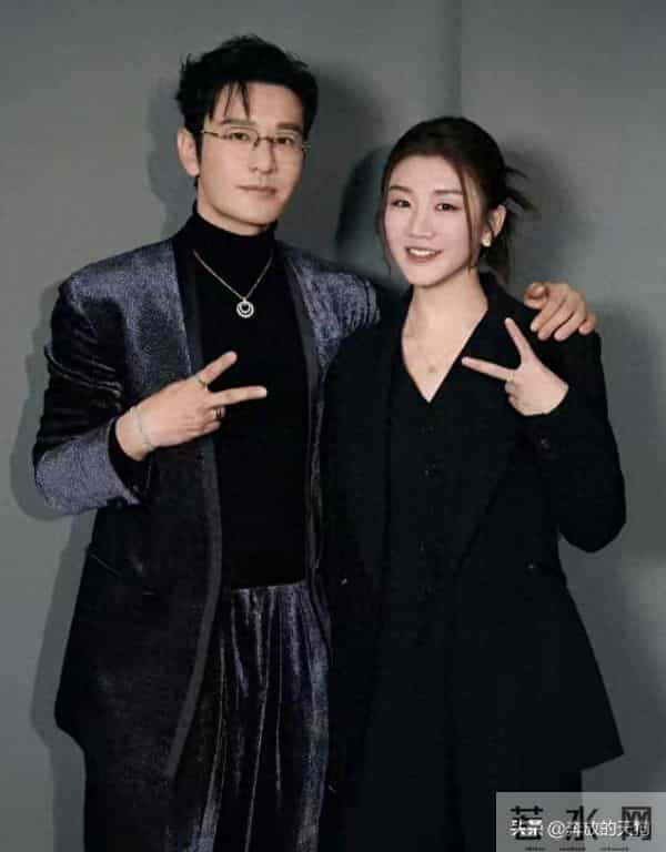 陈梦黄晓明合照太绝,表兄妹硬帅养眼,魅力难挡!