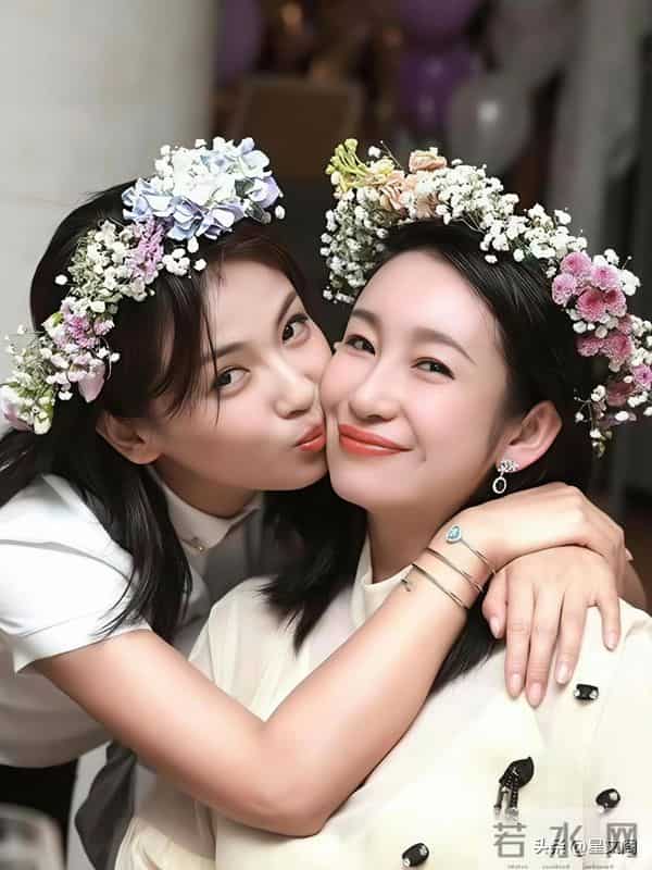 47岁刘涛国外度假心情大好 晒美照 身材迷人又显年轻