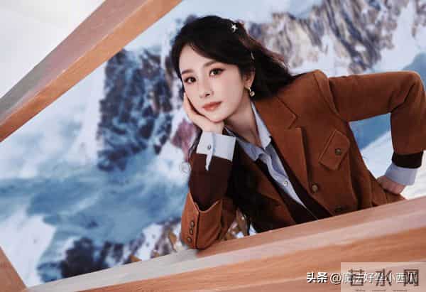 被杨幂今晚学姐造型硬控