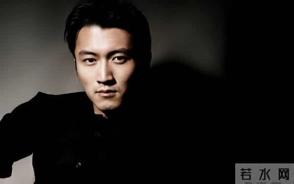 王菲也没想到,自己的现任男友谢霆锋,竟走上了和李亚鹏一样的路