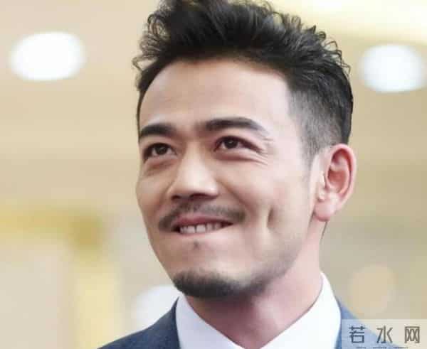 有娴熟的演技 还有俊朗的外表 杨烁有着与其年龄不符的淡然与稳重