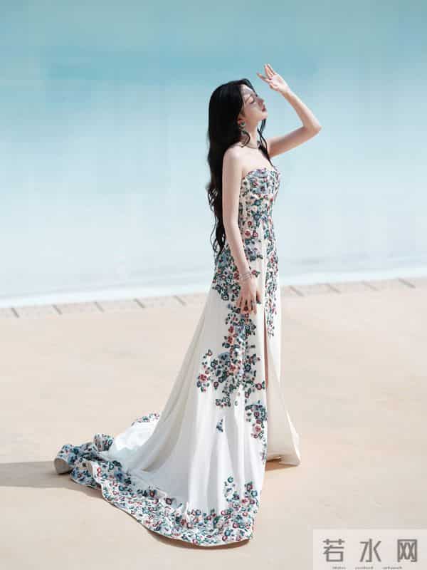 你们看王楚然这个回眸,太美了